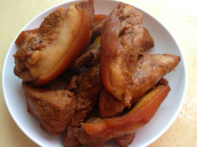 小巧小成做的酱油卤肉