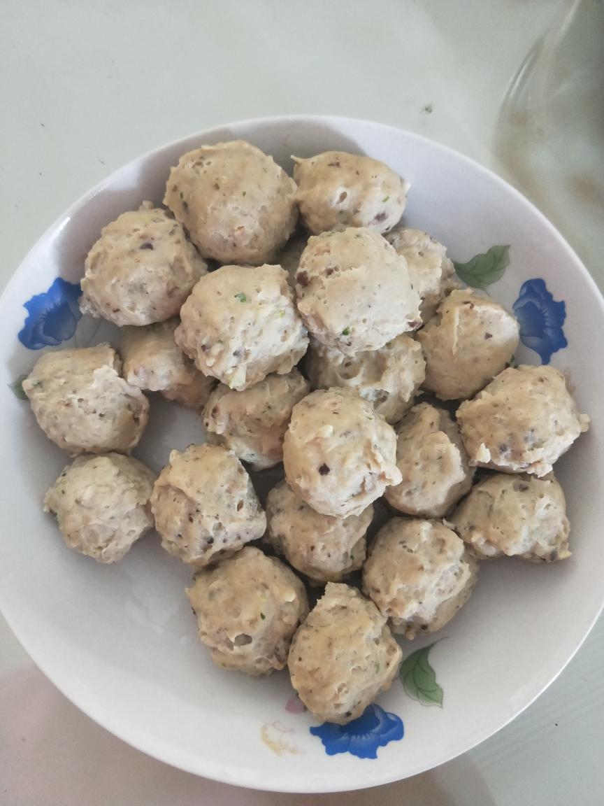 Q 弹香菇猪肉丸的做法
