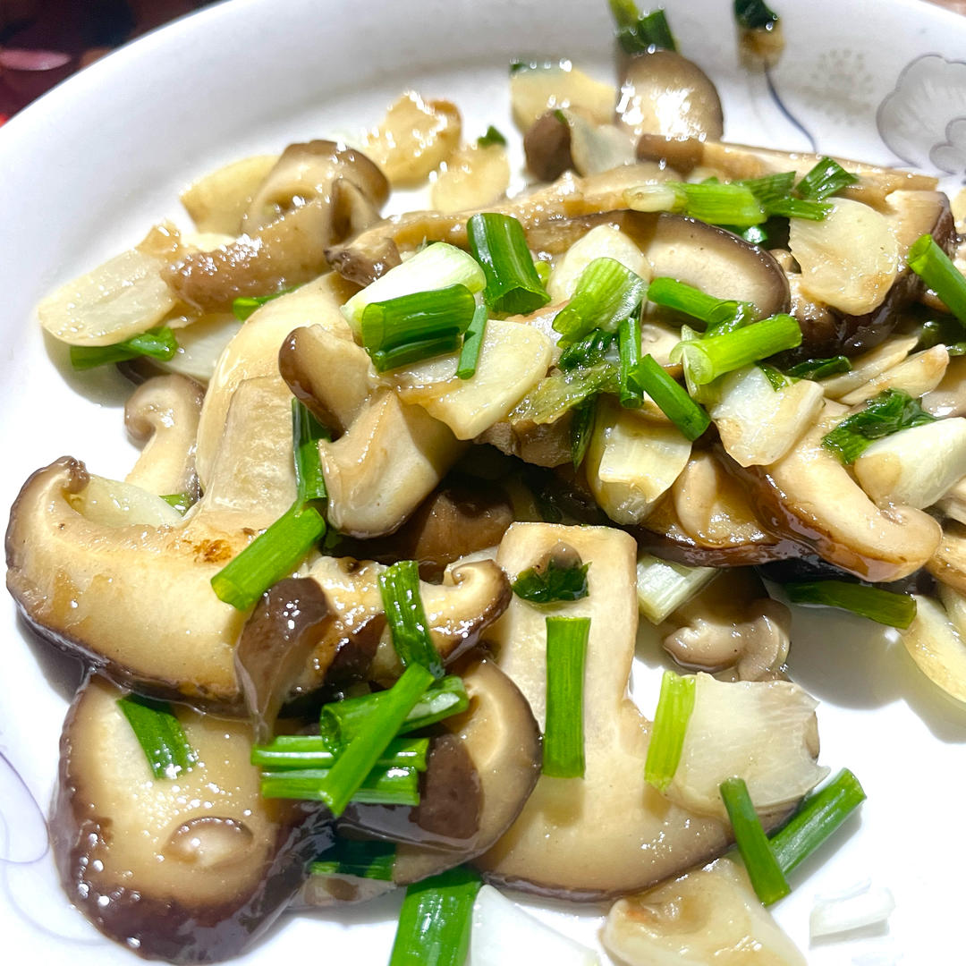 香菇这样炒比肉都好吃😋素炒香菇