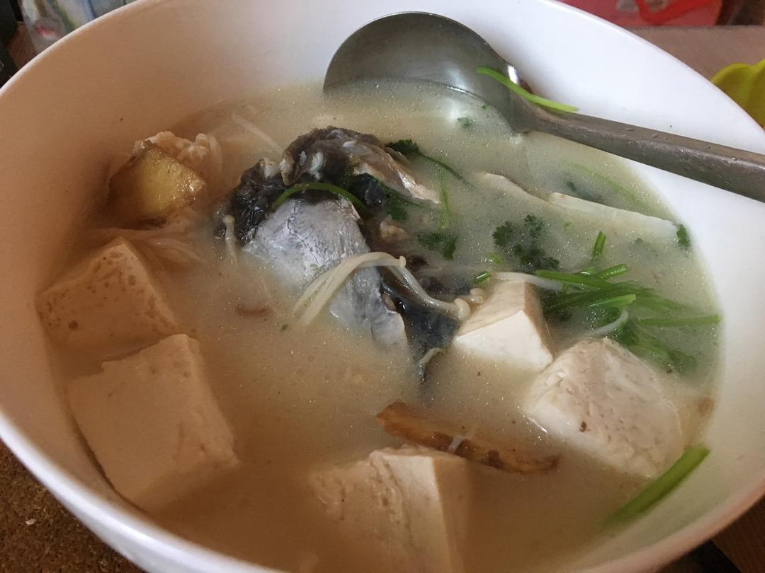 鱼头豆腐汤