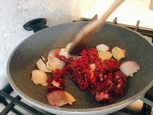 简易版牛肉番茄烩饭的做法 步骤11