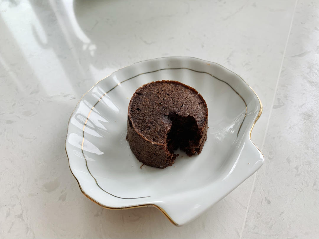 巧克力熔岩蛋糕(全图文超简单)