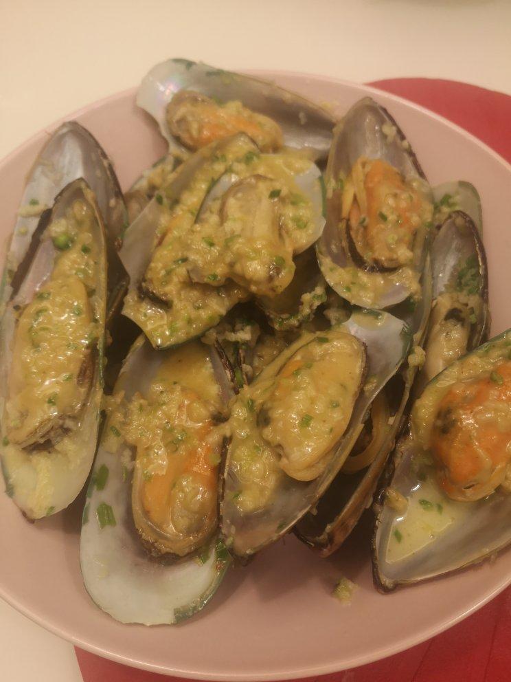 黄油蒜香蓝口贝 Mussels in Garlic Butter Sauce