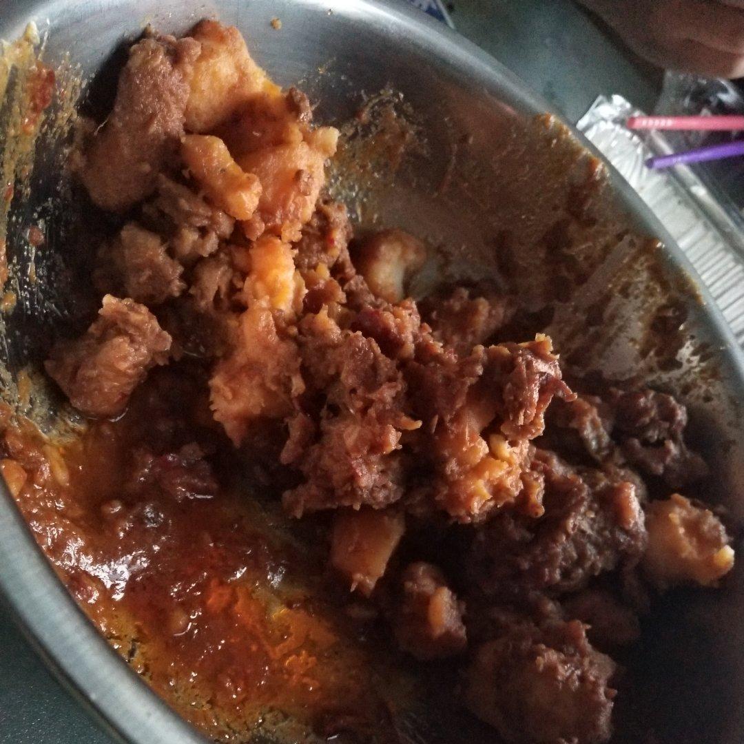 土豆炖鸡块