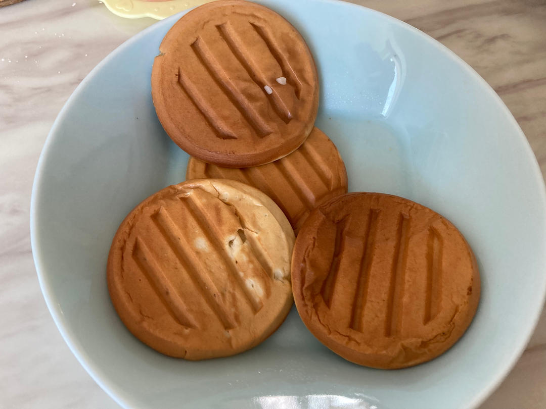 【减脂早餐】无油香蕉松饼（超简单）