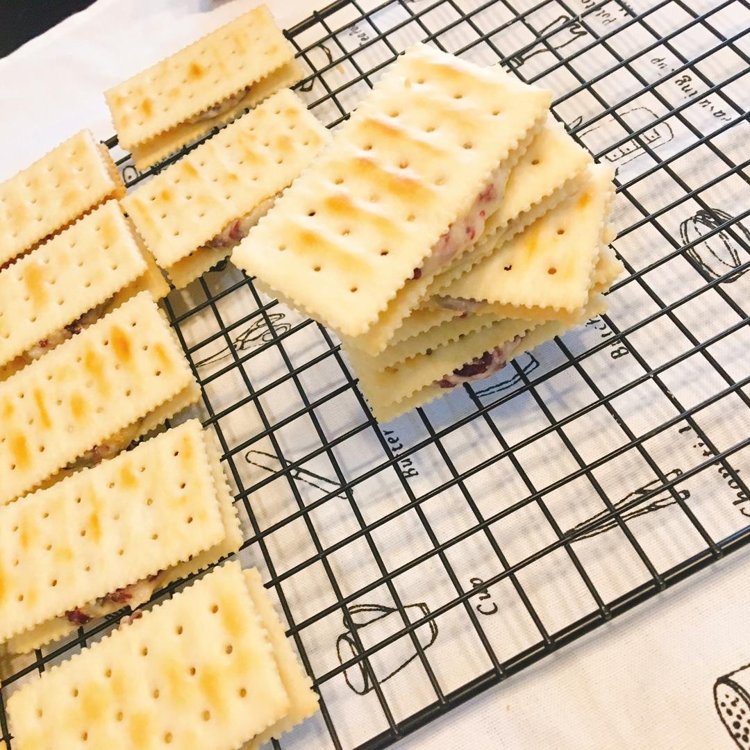 蔓越梅牛轧糖饼干（快手棉花糖苏打饼干版）