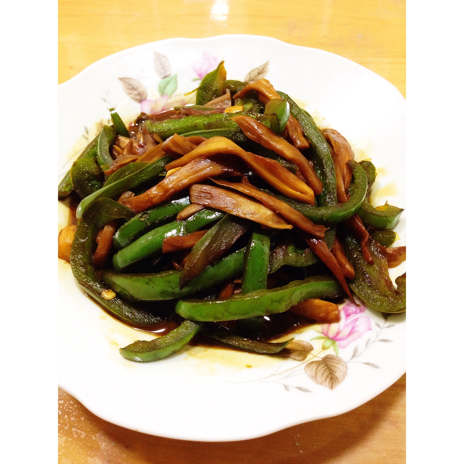 青椒素炒杏鲍菇