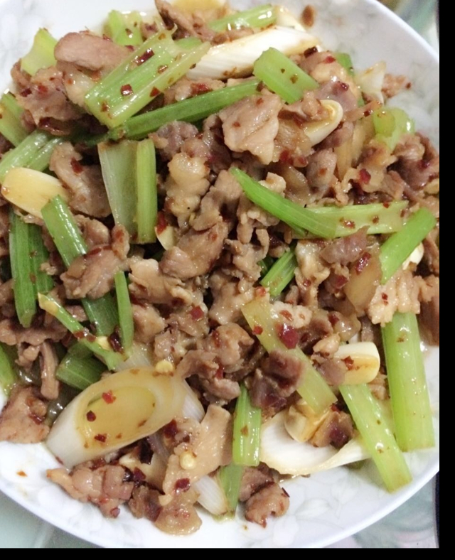 芹菜炒肉