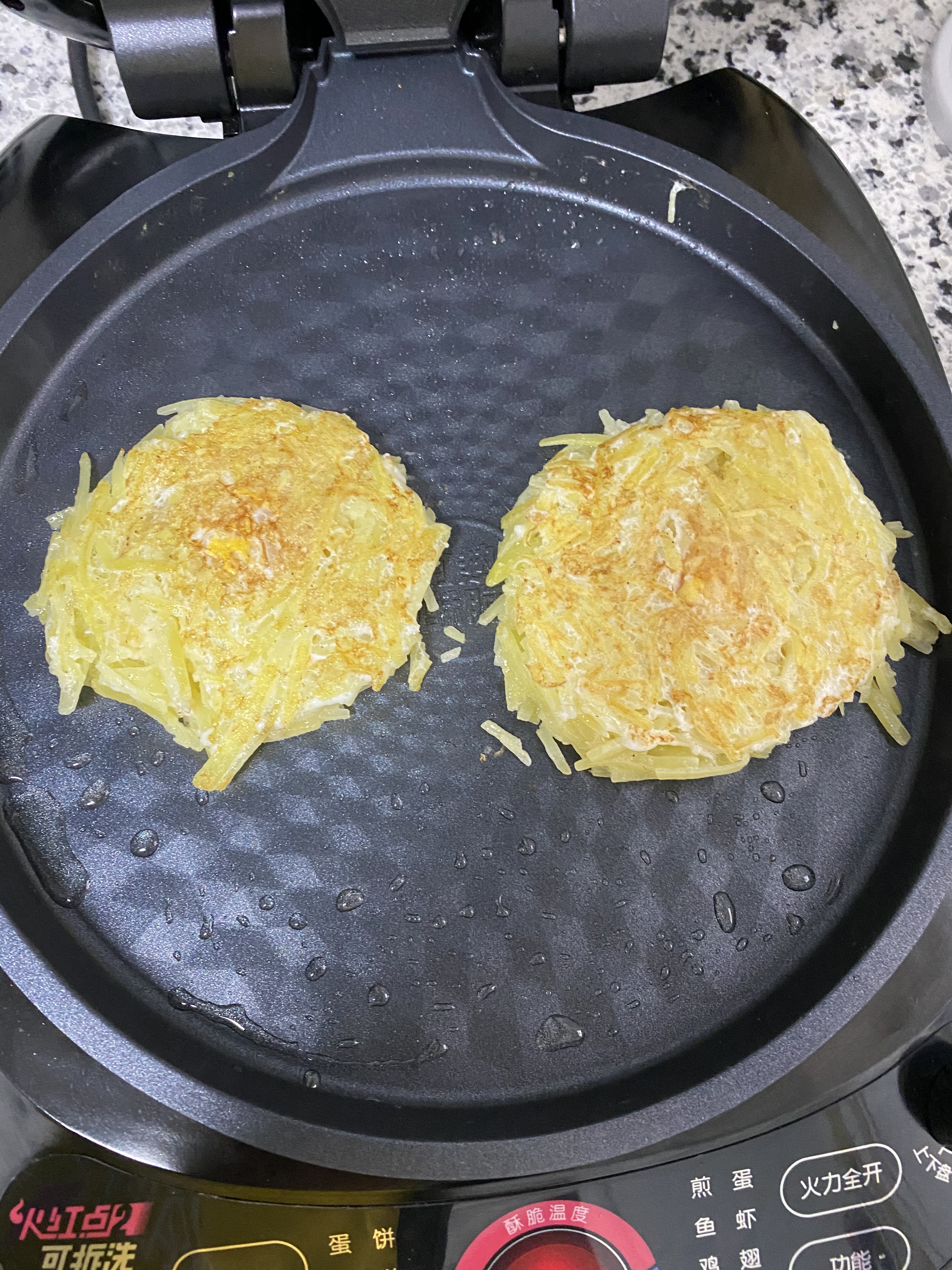 土豆丝鸟巢鸡蛋早餐饼的做法 步骤6