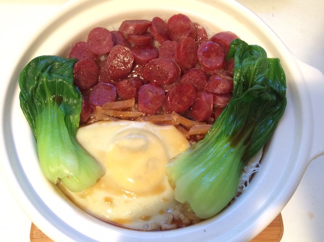 广式腊味煲仔饭