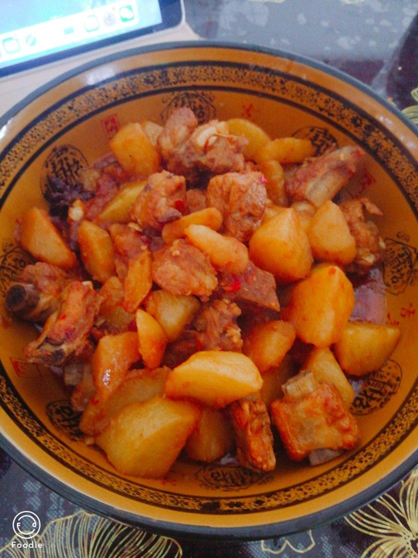 川味土豆烧排骨