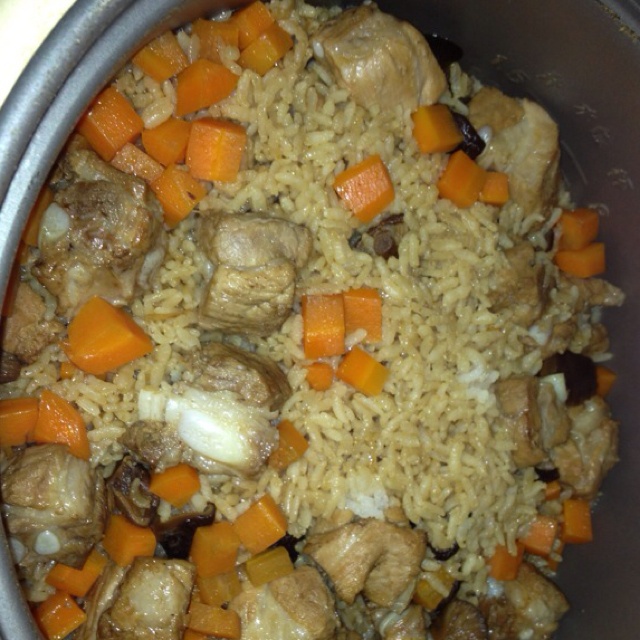 喷香排骨焖饭（爆好吃）