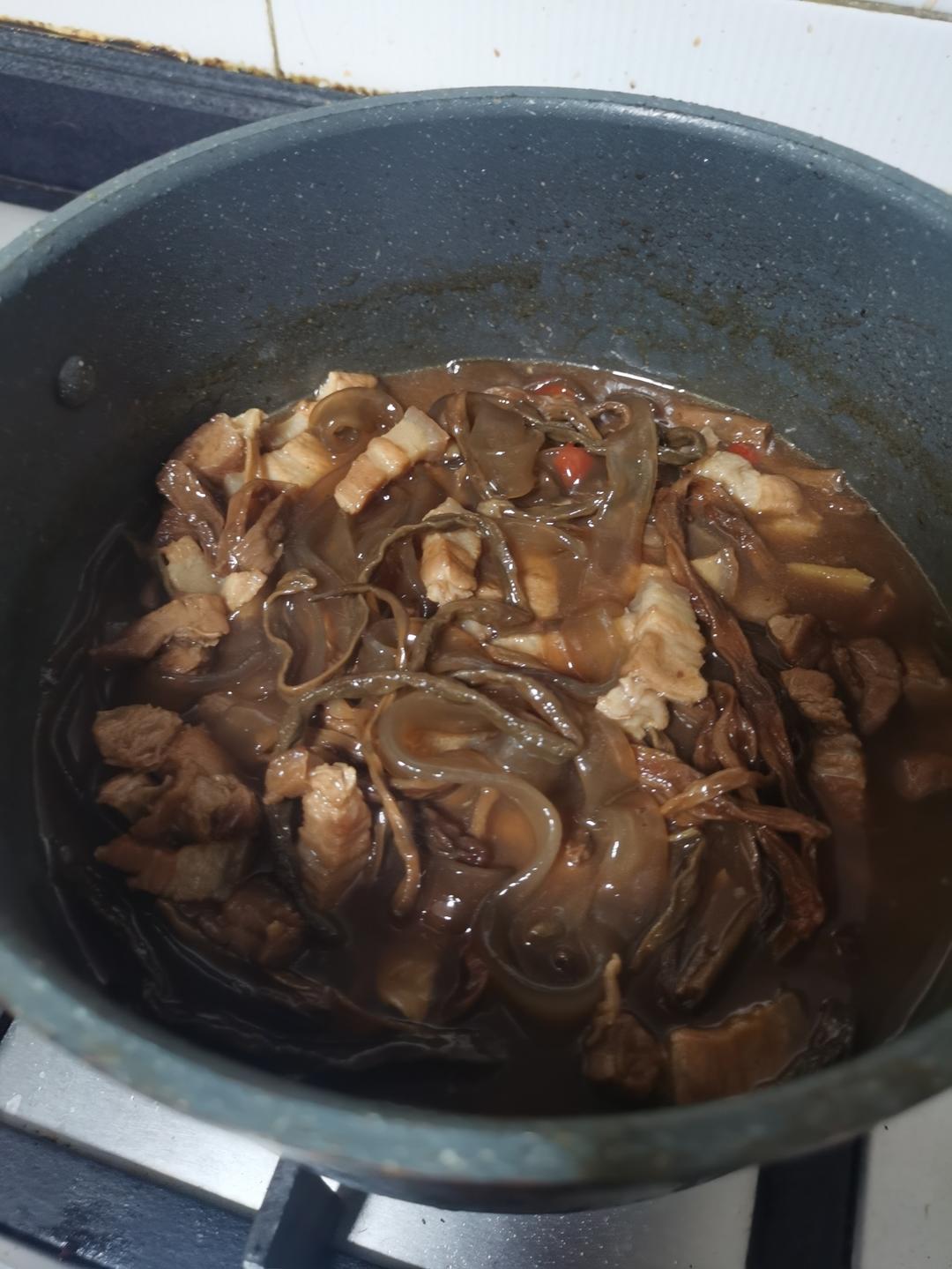这个干豆角烧五花肉，真的太太太费米饭了🤣