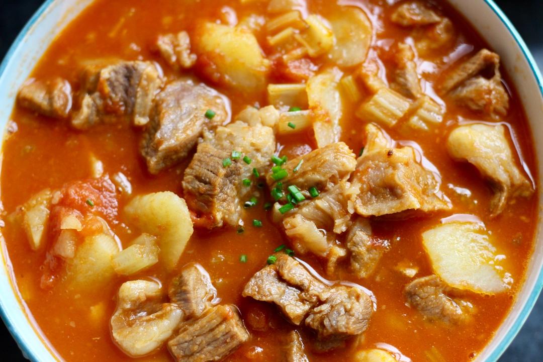 老丁的私房菜-番茄牛腩煲