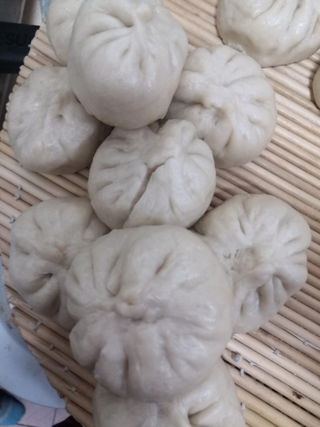 云朵般松软爆浆蜜汁叉烧包