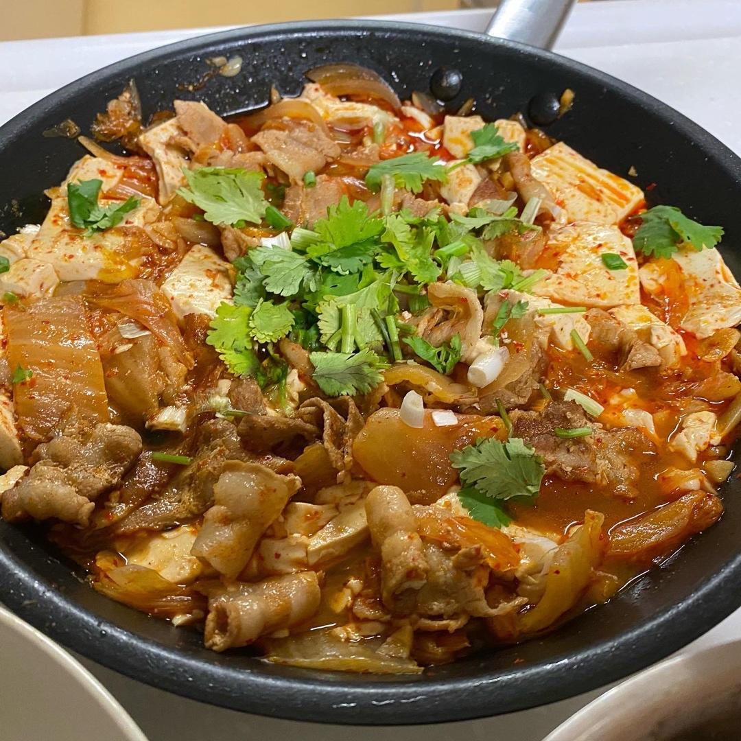 辣白菜炒五花肉