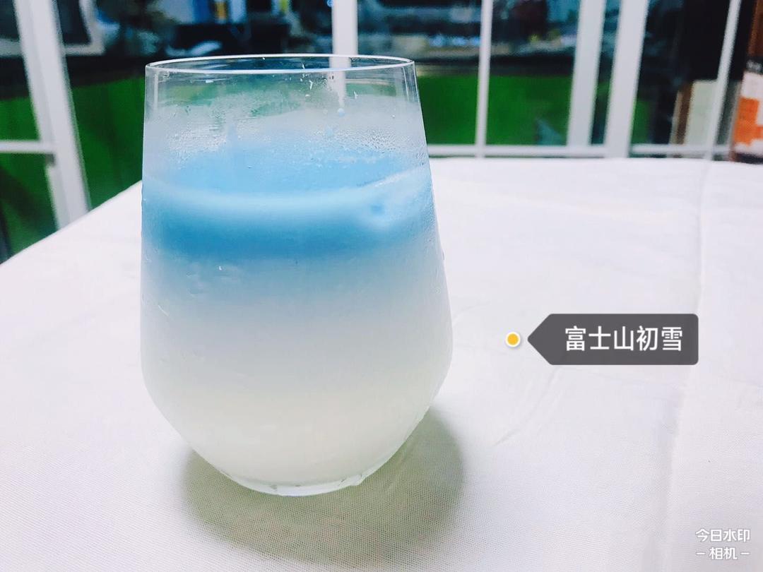 好喝的夏日饮品-富士山初雪（蝶豆花）