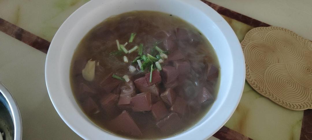 补铁鸭血粉丝汤