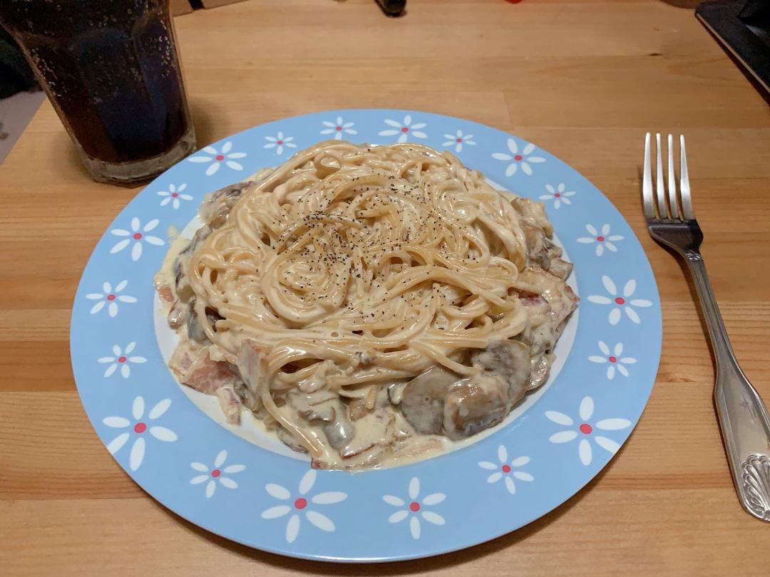 奶油培根意大利面
