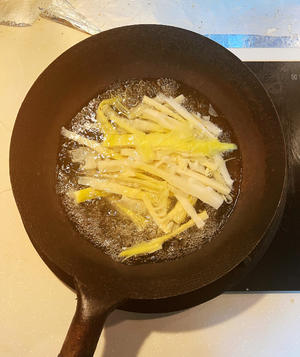 咸肉扁尖冬瓜汤的做法 步骤2