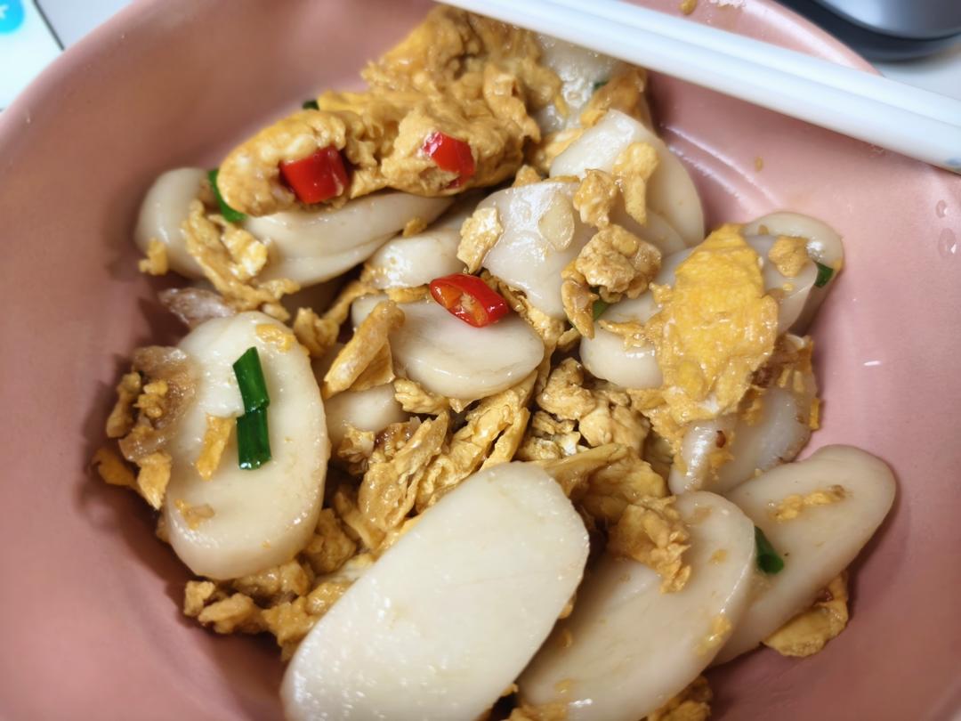 鸡蛋炒年糕                                    心里top1️⃣好吃的菜(简单快手)