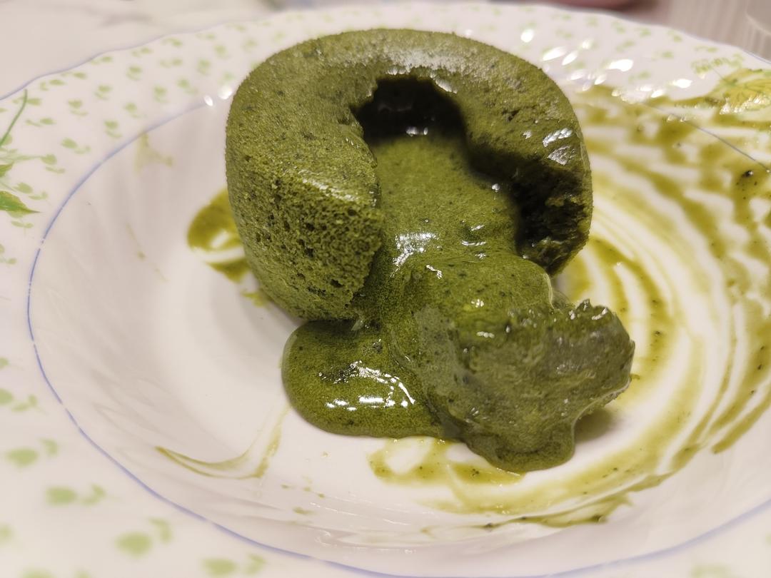抹茶流心蛋糕，一勺挖下去，暖胃又暖心，大爱抹茶！