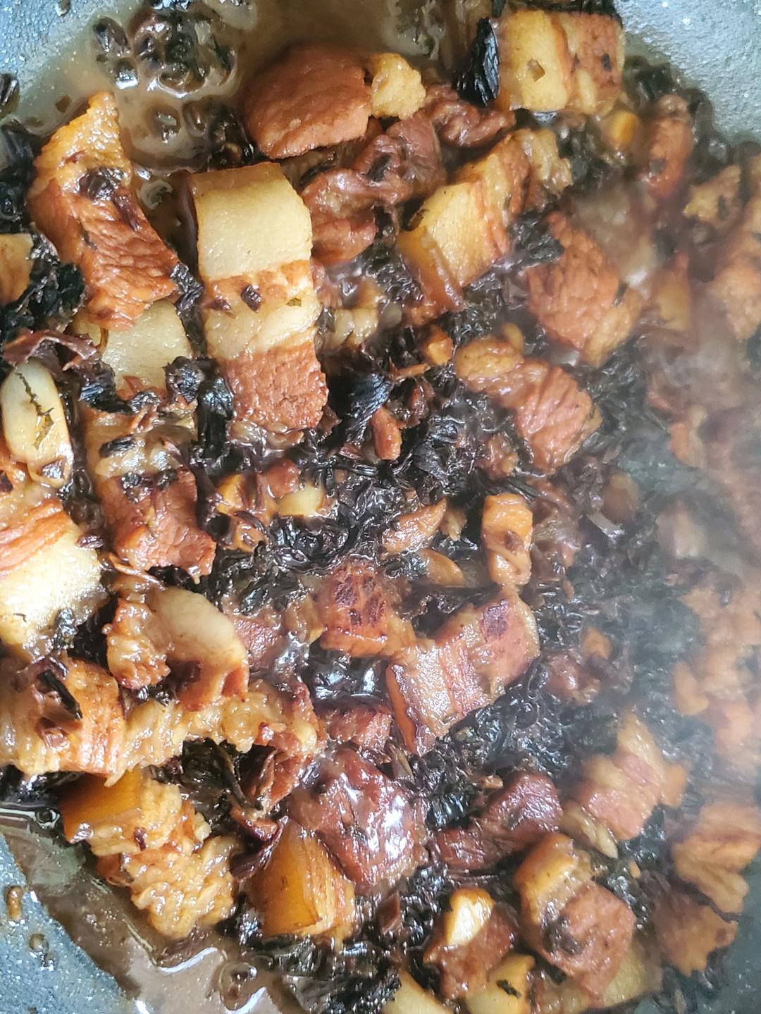 梅州咸菜干焖五花肉