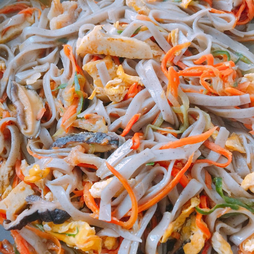 快手减脂餐❗️爆好吃的凉拌鸡丝荞麦面