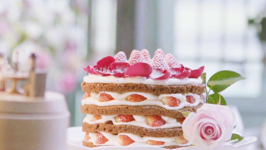 草莓玫瑰裸蛋糕（图文+视频）的做法