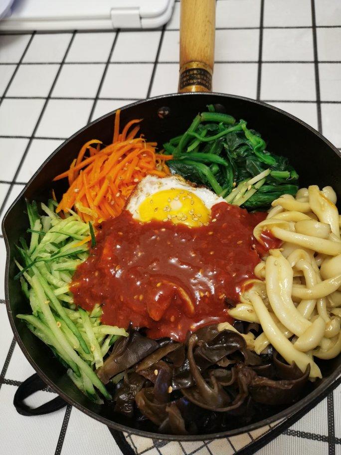 缤纷韩国拌饭（注入自制灵魂拌饭酱➕日式照烧肥牛，每一道蔬菜单独调味～，做成便当也很合适🍱）