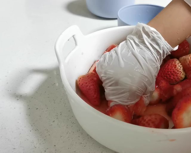 大果粒的草莓酱🍓的做法 步骤2
