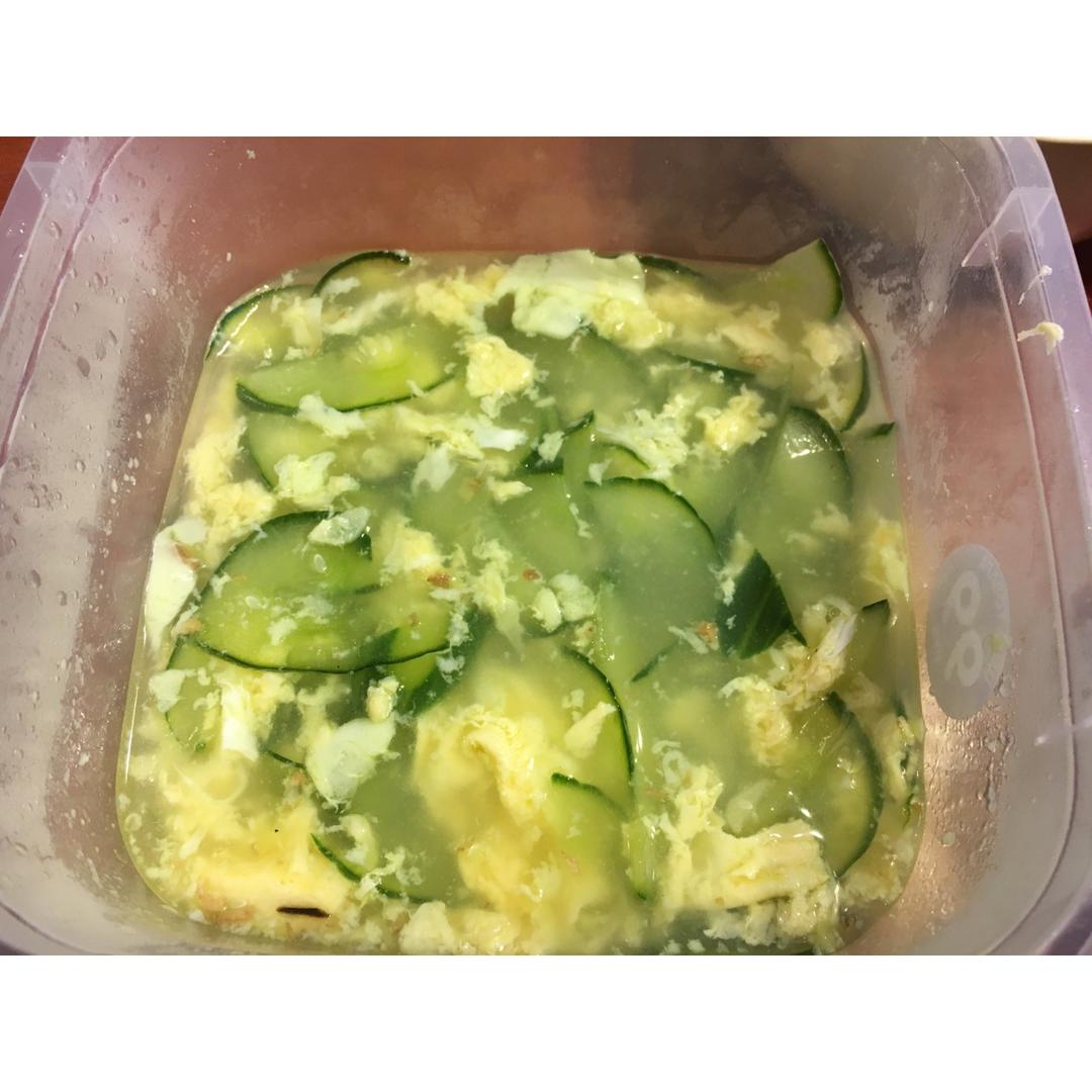 超鲜嫩好喝五分钟搞定黄瓜鸡蛋汤