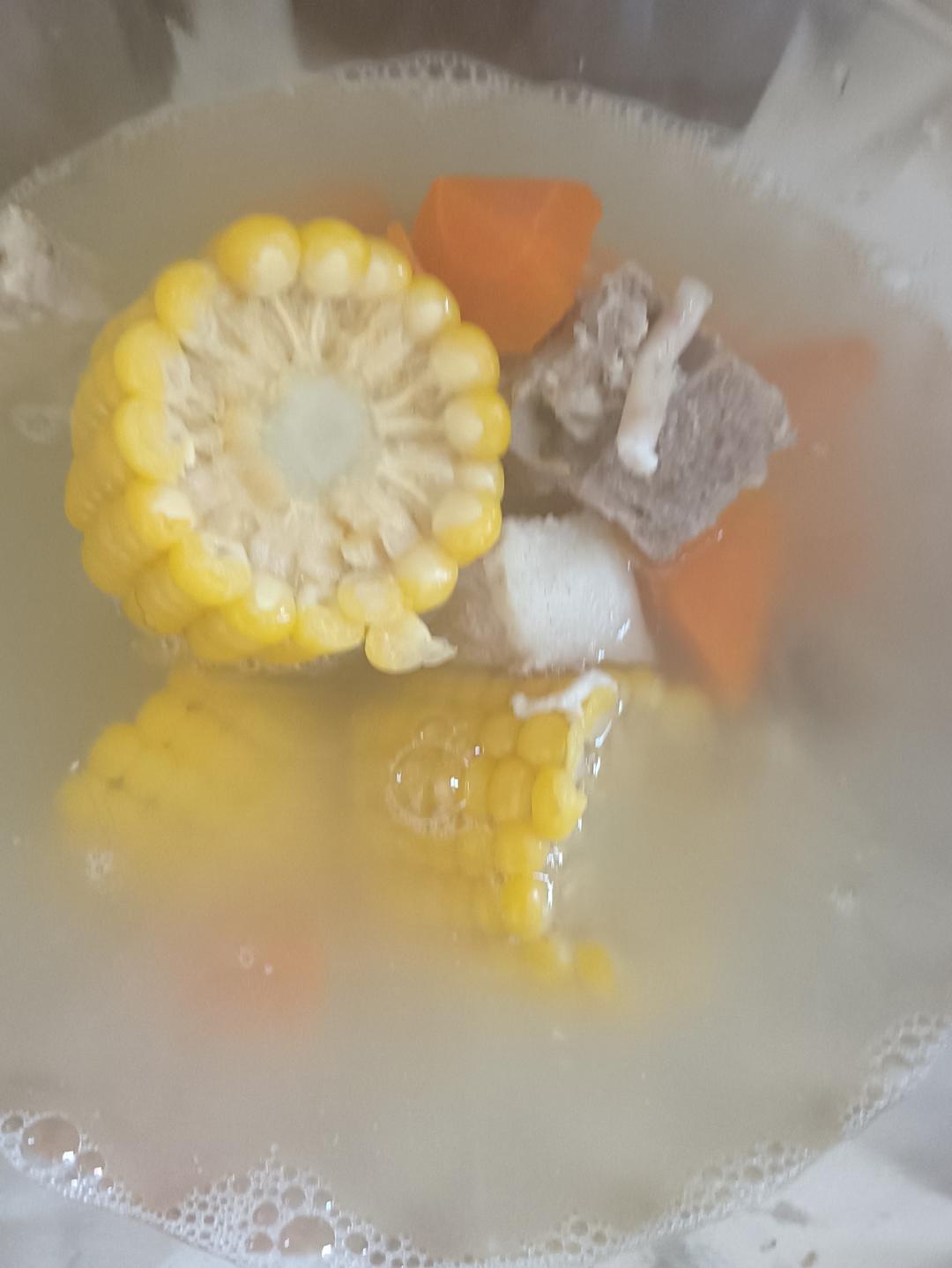 清淡排骨玉米汤的做法