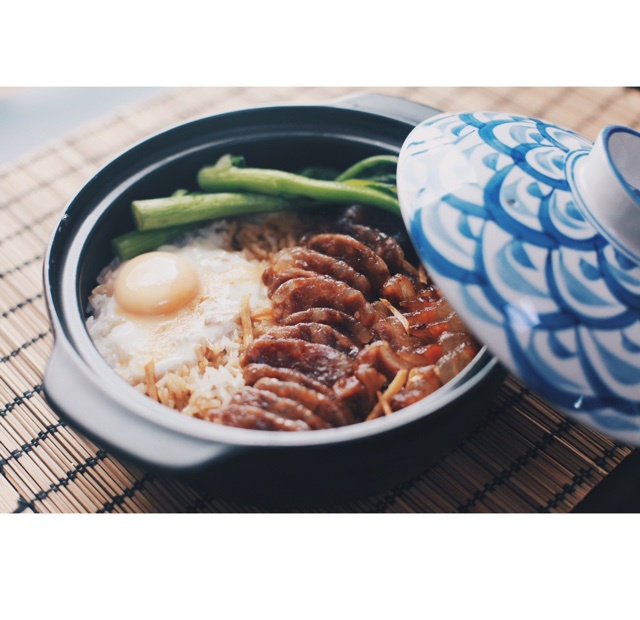 广式腊味煲仔饭