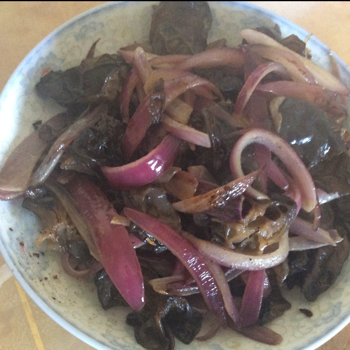 洋葱木耳炒土鸡蛋