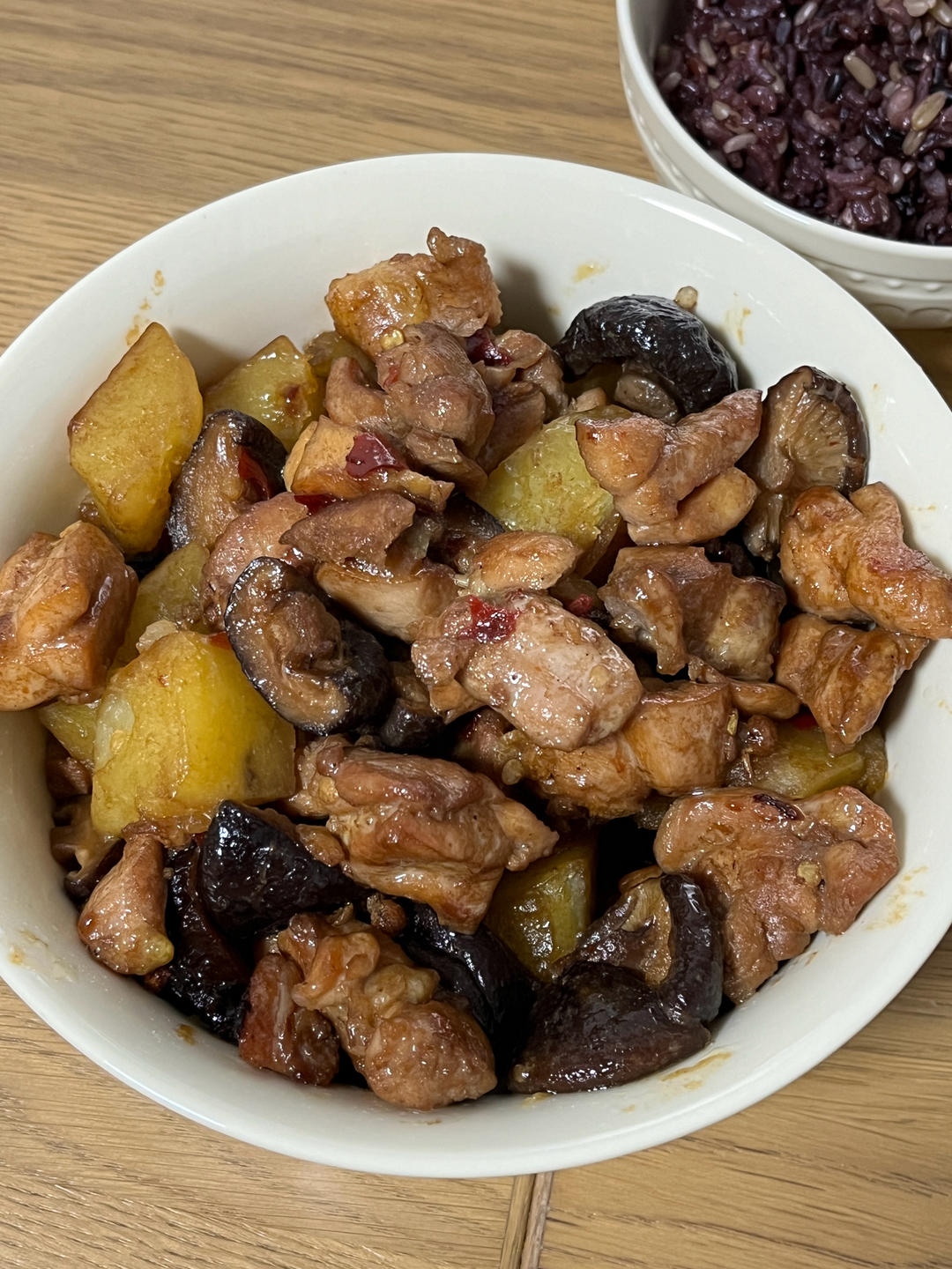 好吃到连汤汁都不剩的黄焖鸡做法，米饭杀手
