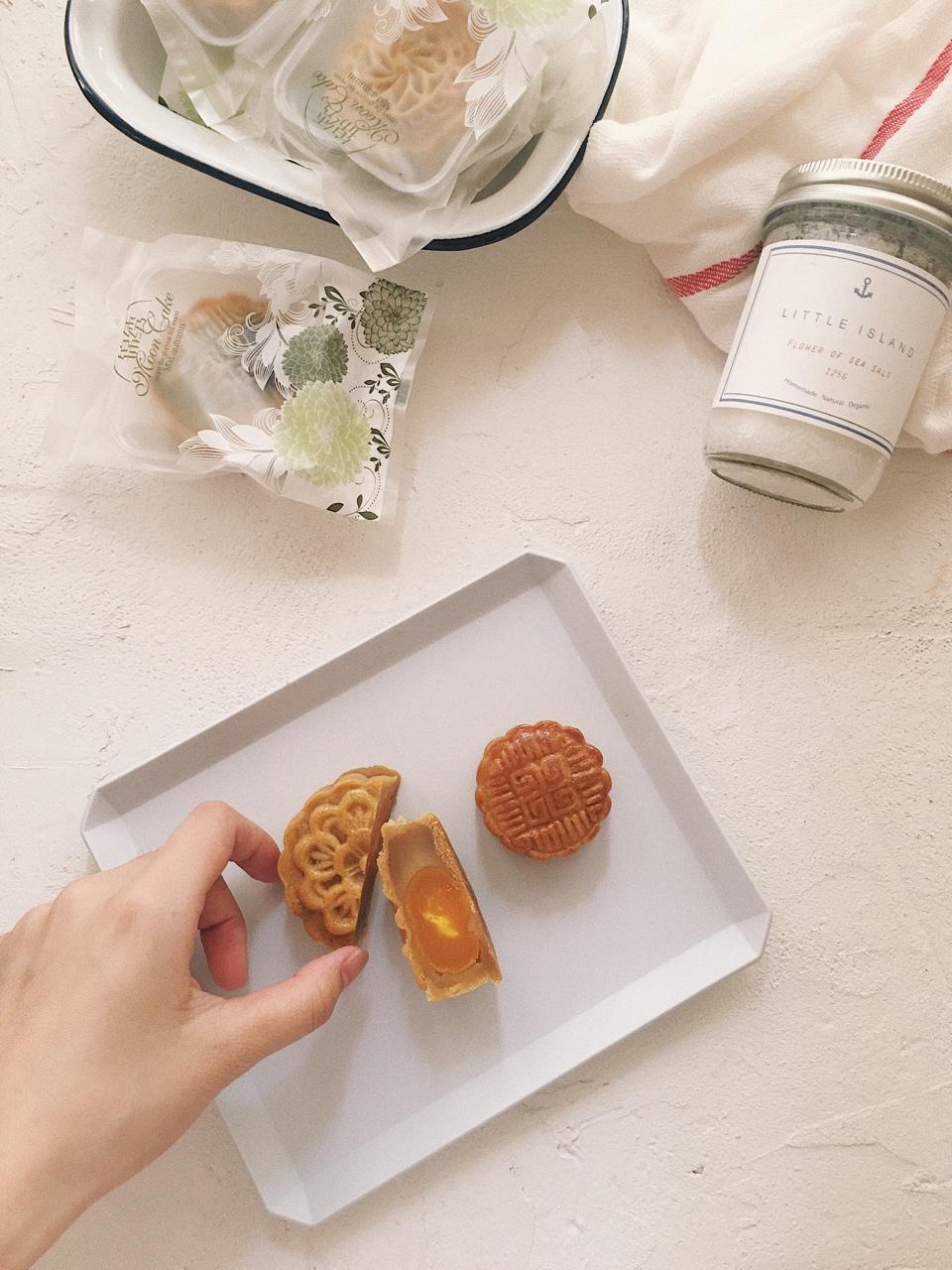 广式月饼—蛋黄莲蓉月饼