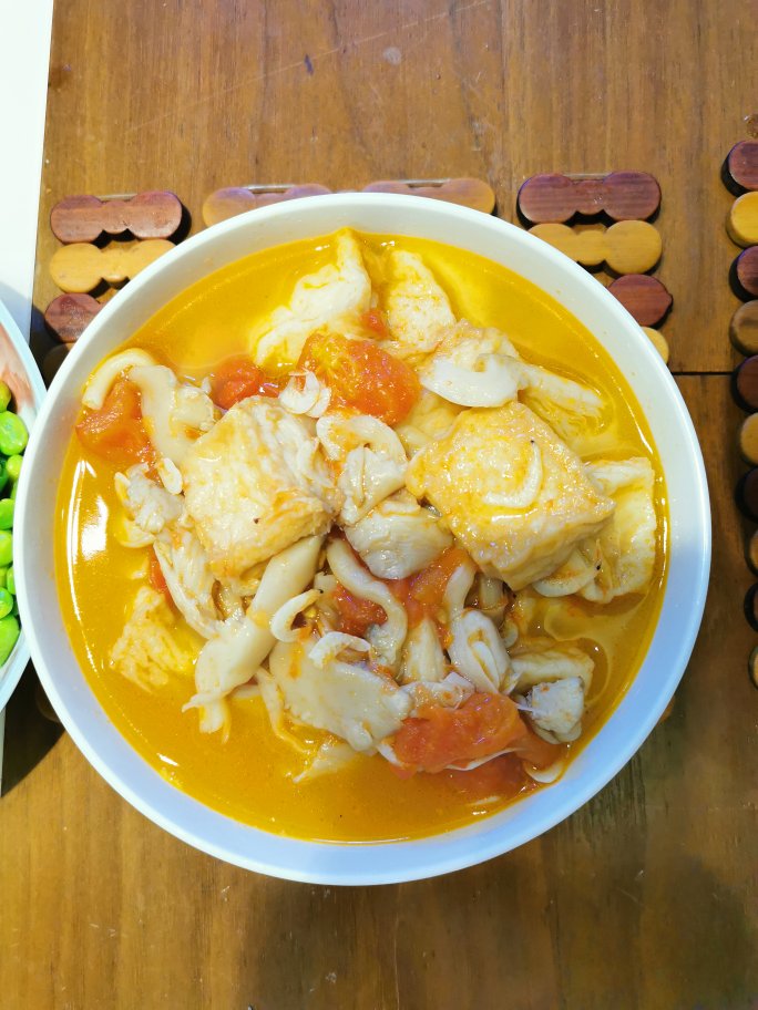 番茄蘑菇鱼豆腐芝士年糕汤