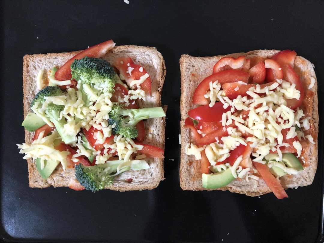 吐司做pizza，丰盛又方便【北鼎烤箱食谱】