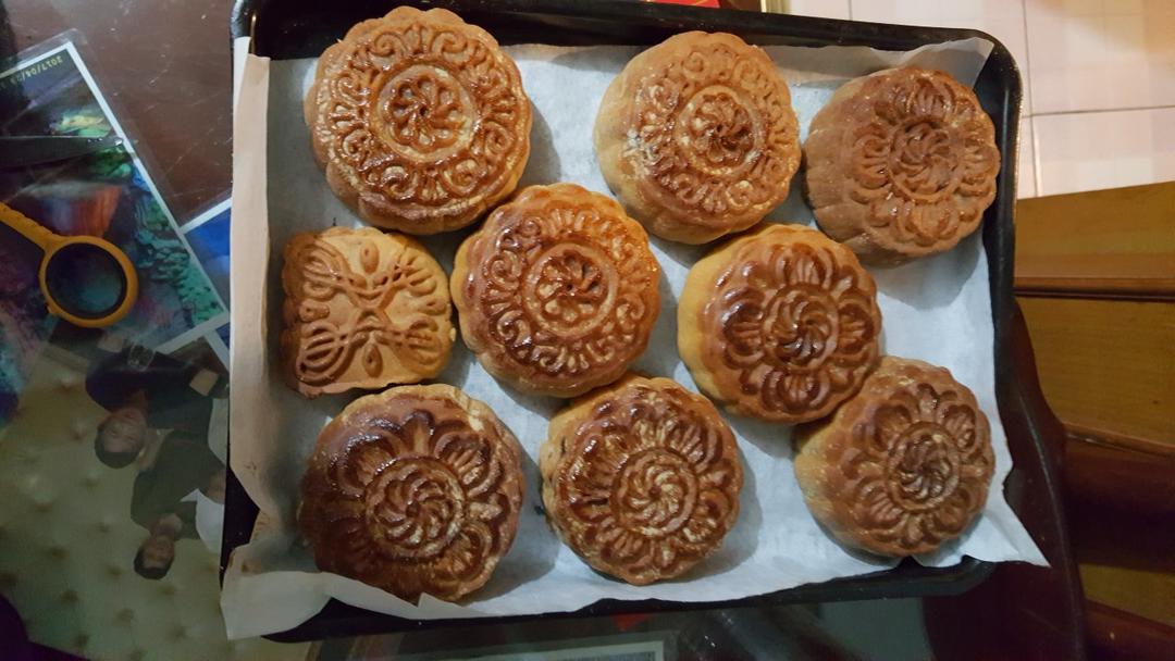 广式月饼—蛋黄莲蓉月饼