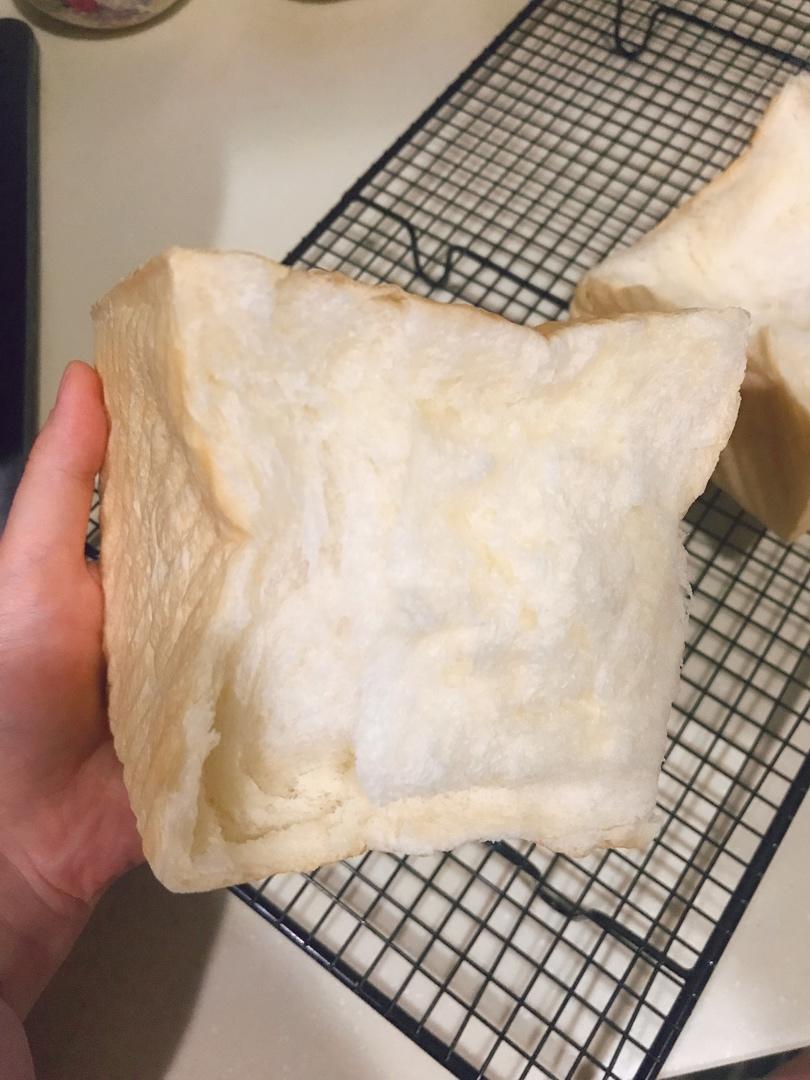 软到拿不起来的生吐司