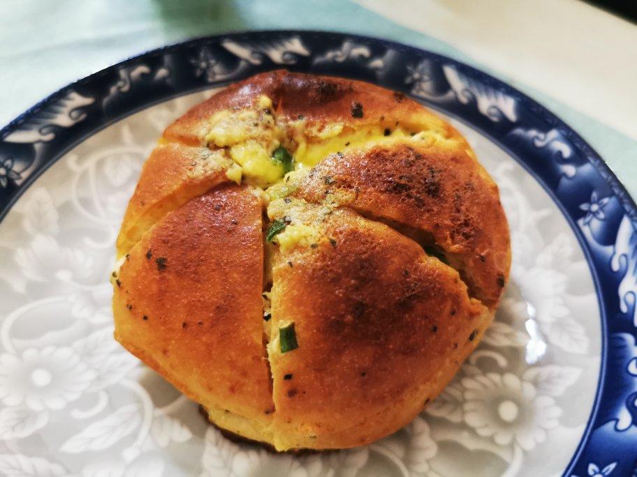 火爆韩国街头の奶油蒜香包~蒜香四溢邻家小孩馋哭了的面包