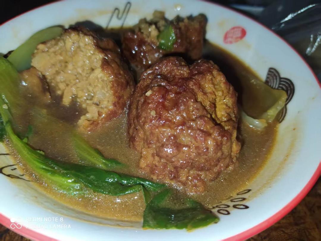 简单的红烧狮子头～拌饭太香了