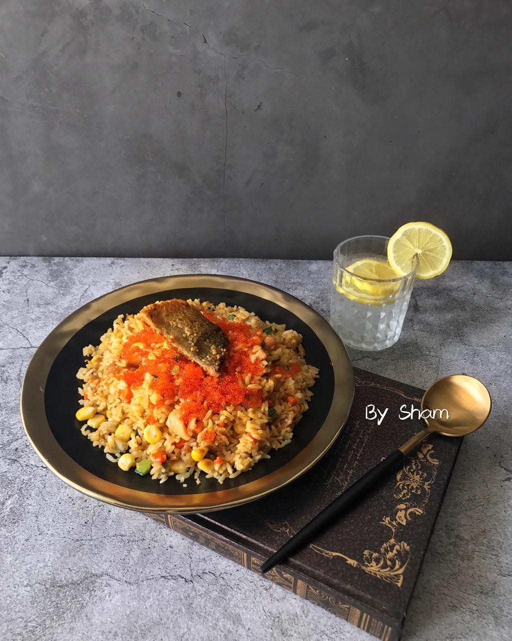 鱼籽三文鱼炒饭