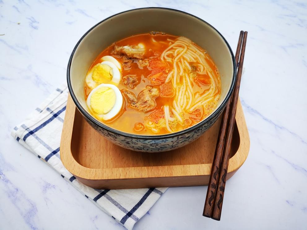 酸甜开胃之番茄排骨米线的做法