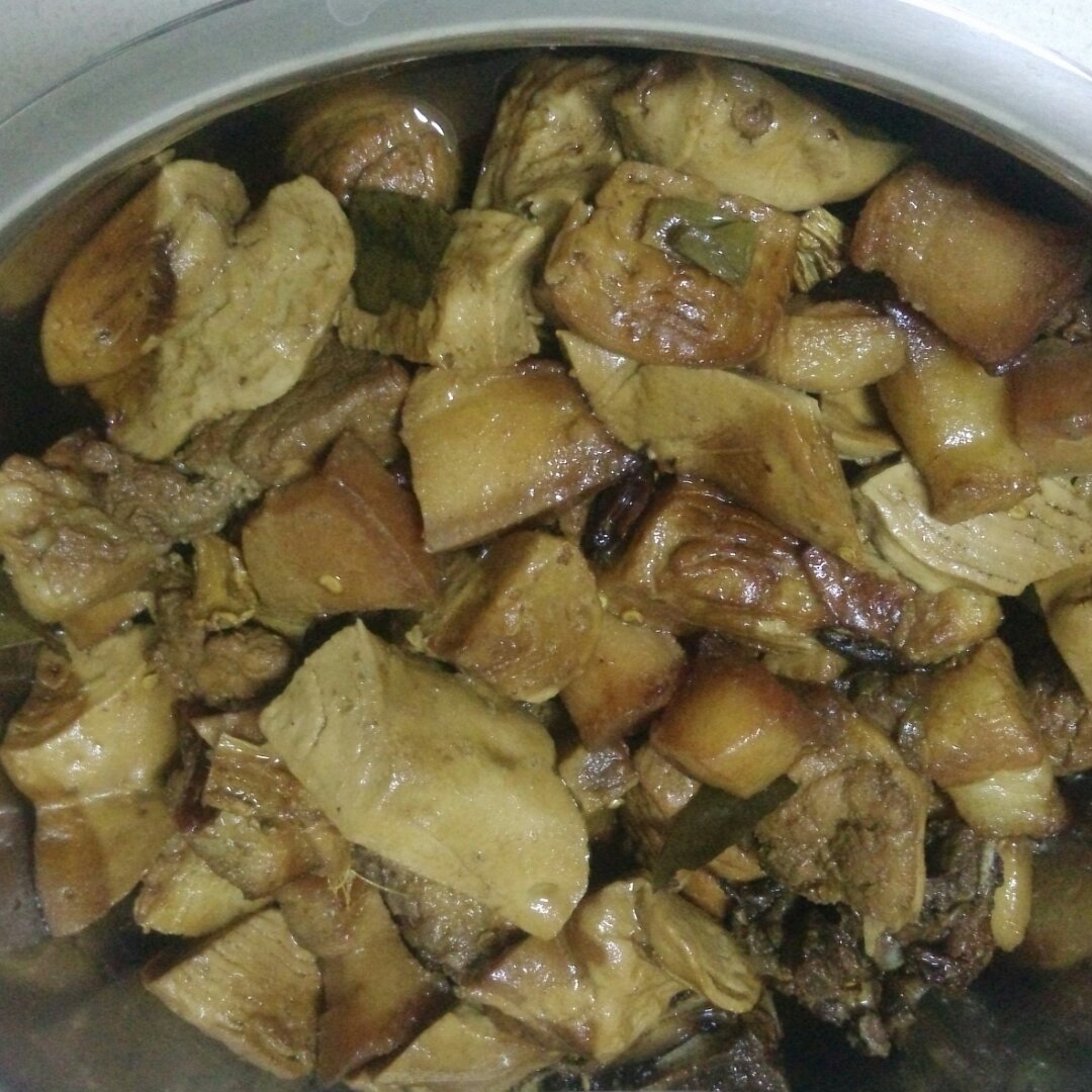 五花肉烧素鸡 Pork Belly with Dry Tofu