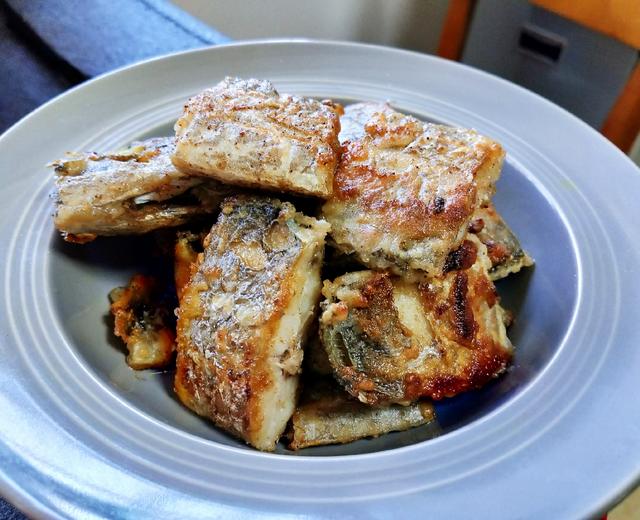 煎不破的香酥椒盐带鱼的做法