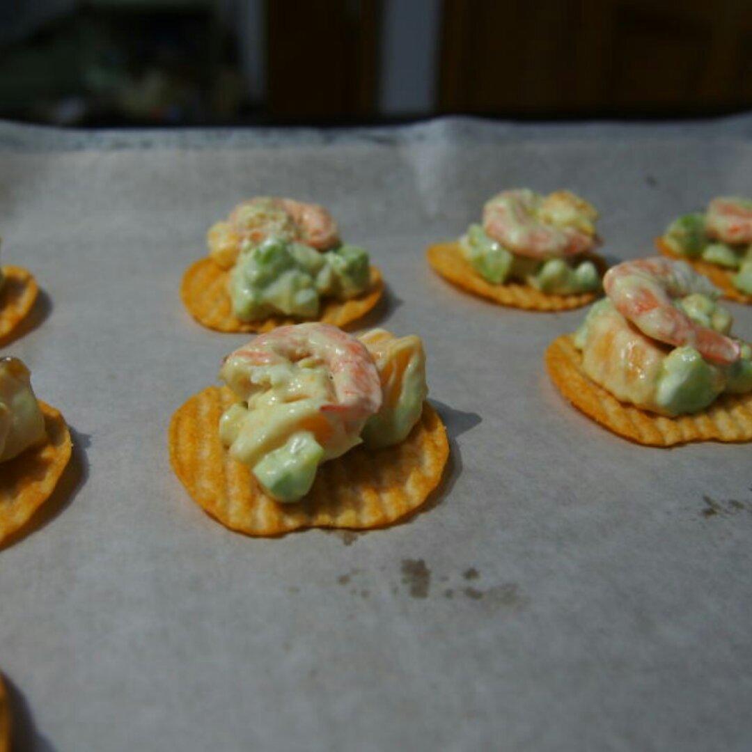 薯片牛油果大虾沙拉