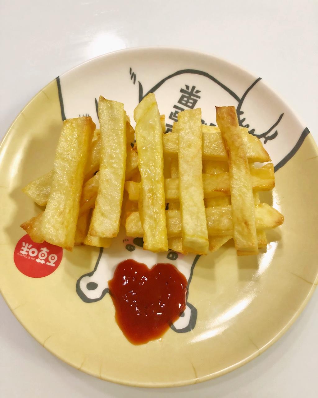 谁说孩子不能吃薯条？别人家孩子吃薯条也健康！
婴儿烤箱版薯条