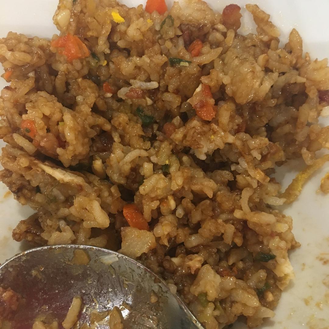 香肠煲仔饭